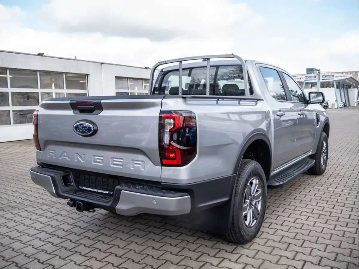 Neu Ford Ranger XLT 170 PS (125 kW) 2026 Silber Pickup