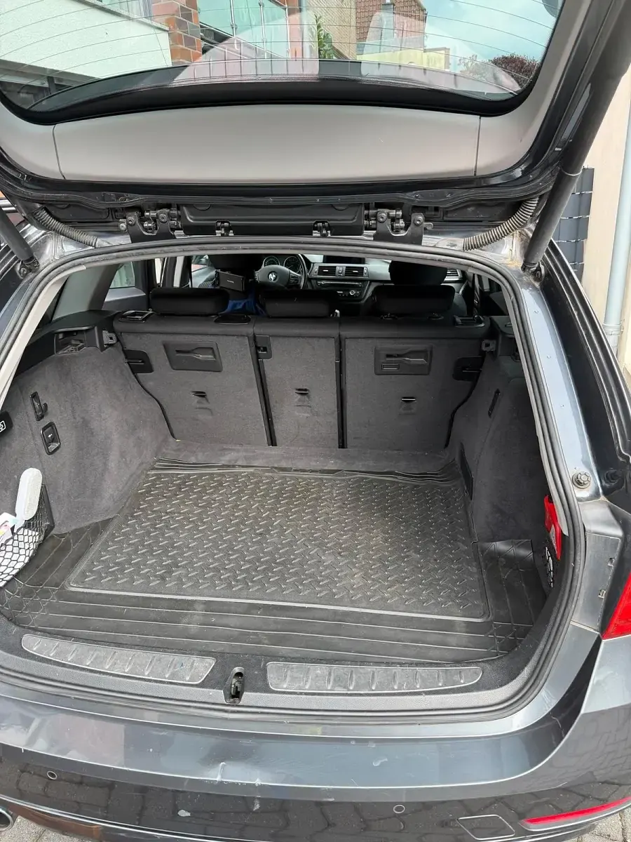 Gebraucht BMW 318 143 PS (105 kW) 2014 Grau Kombi