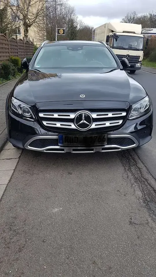 Gebraucht Mercedes E220 All-Terrain Exclusive 194 PS (142 kW) 2017 Kombi