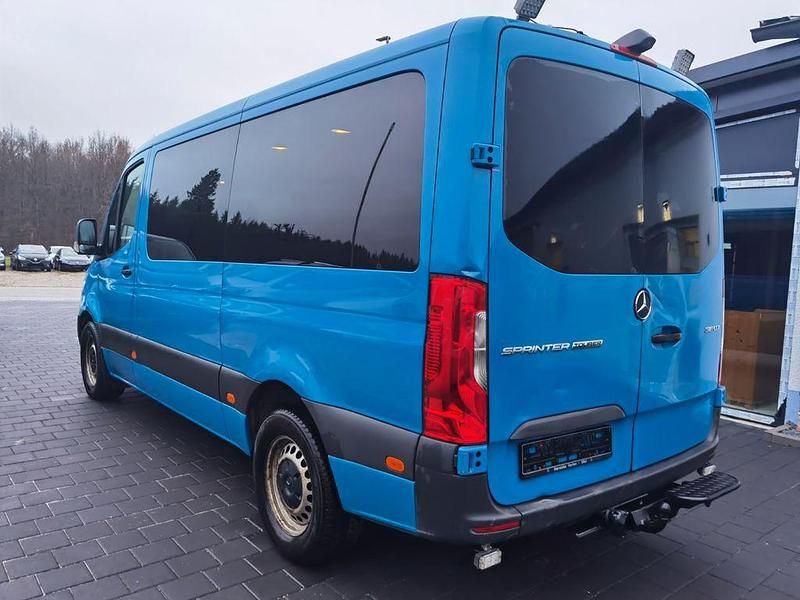 Gebraucht Mercedes Sprinter 163 PS (119 kW) 2021 Blau Van