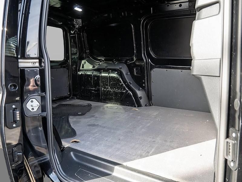 Usado VW Caddy 122 HP (89 kW) 2022 Preto Monovolume