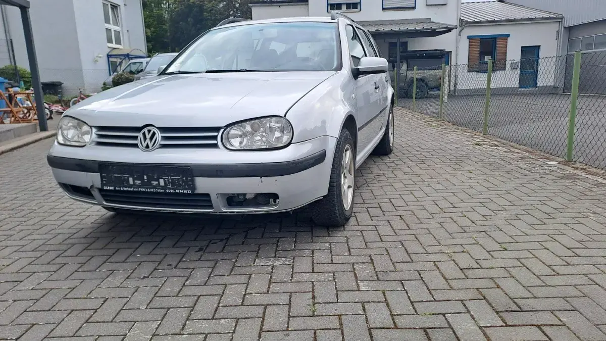 Gebraucht VW Golf IV 101 PS (74 kW) 2002 Silber Kombi