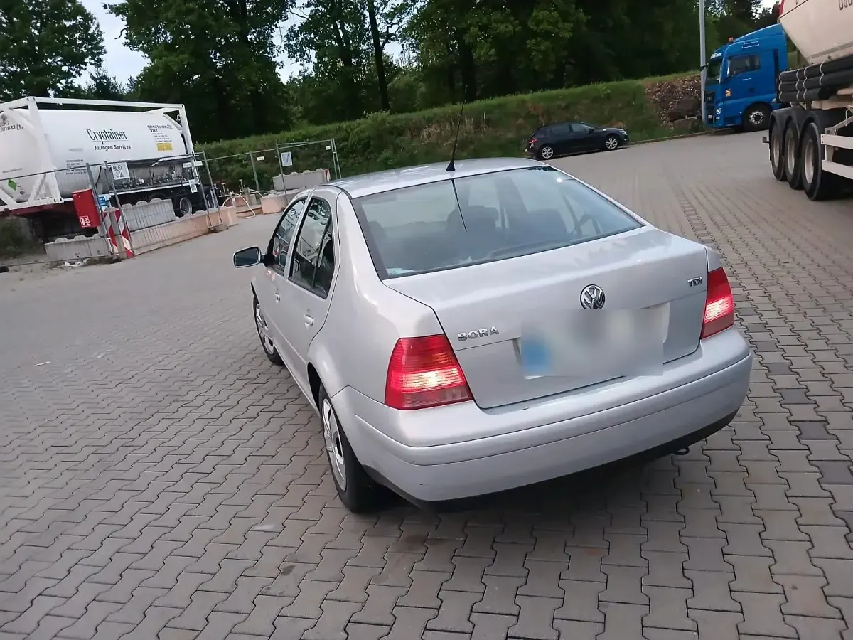 Gebraucht VW Bora 90 PS (66 kW) 1999 Weiß Limousine