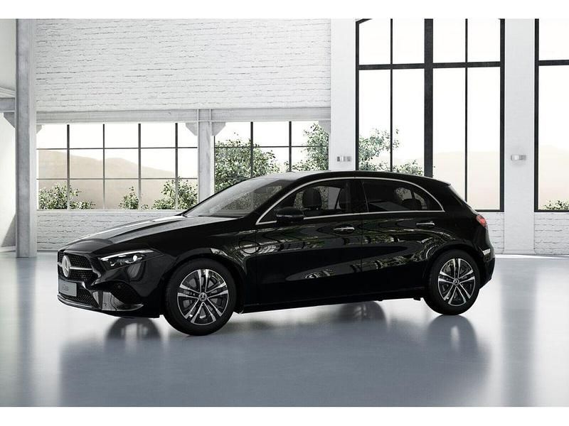 Gebraucht Mercedes A250 163 PS (119 kW) 2025 Schwarz Limousine
