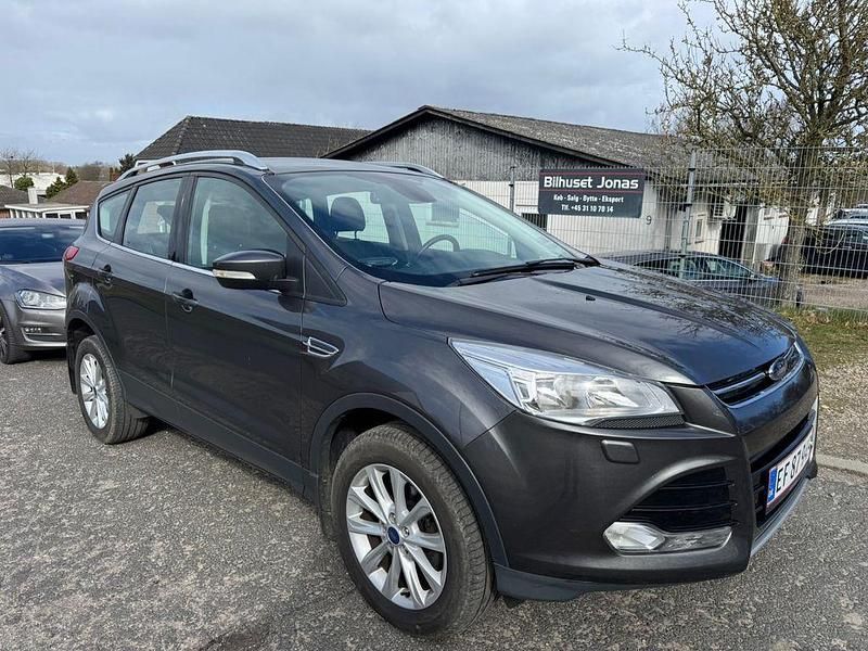 Gebraucht Ford Kuga Titanium 150 PS (110 kW) 2016 Grau SUV