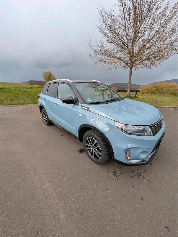 Gebraucht Suzuki Vitara 129 PS (94 kW) 2023 Blau SUV