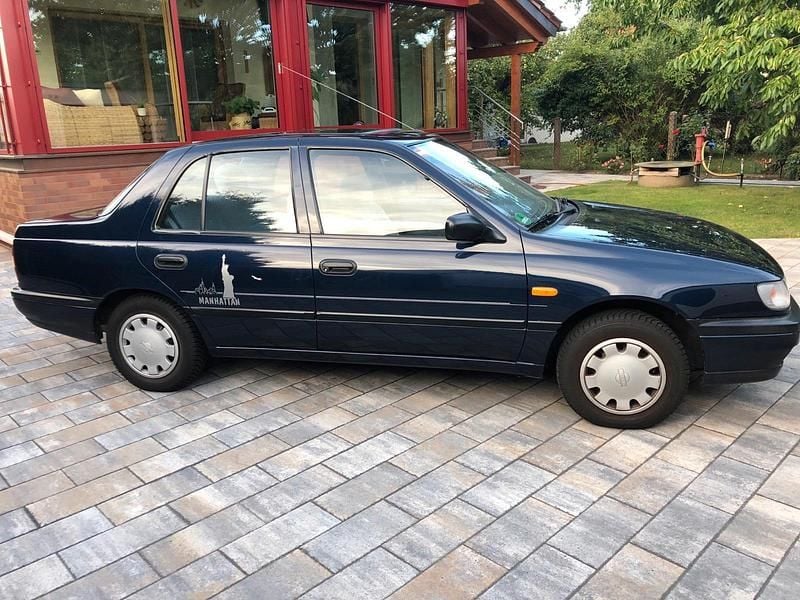 Blau Gebraucht 1994 Nissan Sunny Limousine | 4.000 € - Bild 1/4