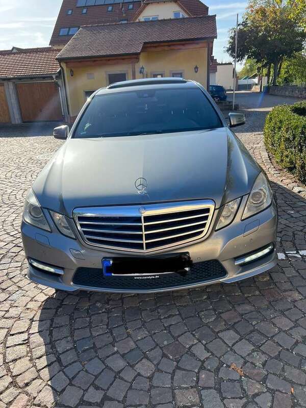 Gebraucht 2013 Mercedes E350 AMG line Limousine | 18.800 € (Guter Preis) - Bild 1/4