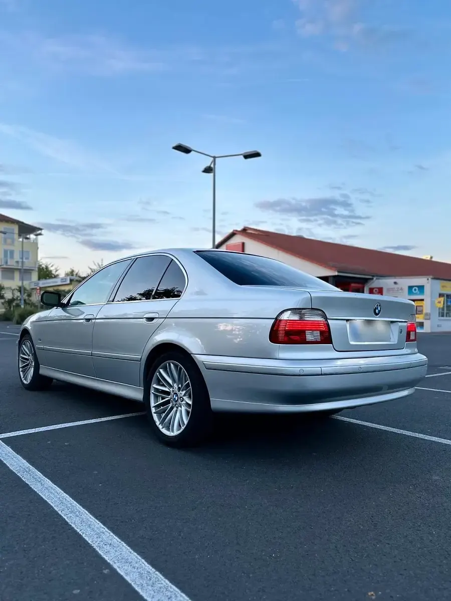 Gebraucht BMW 525 192 PS (141 kW) 2002 Silber Limousine