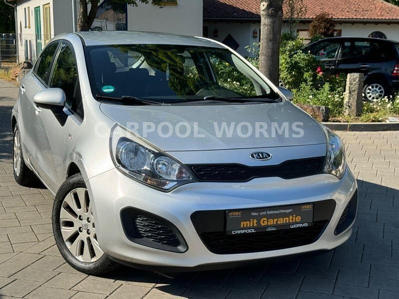 Silber Gebraucht 2012 Kia Rio Edition 7 Limousine | 3.690 € (Fairer Preis) - Bild 1/4