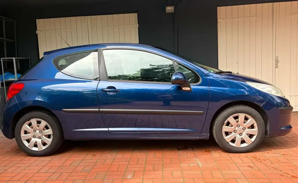Gebraucht Peugeot 207 88 PS (64 kW) 2006 Blau Limousine