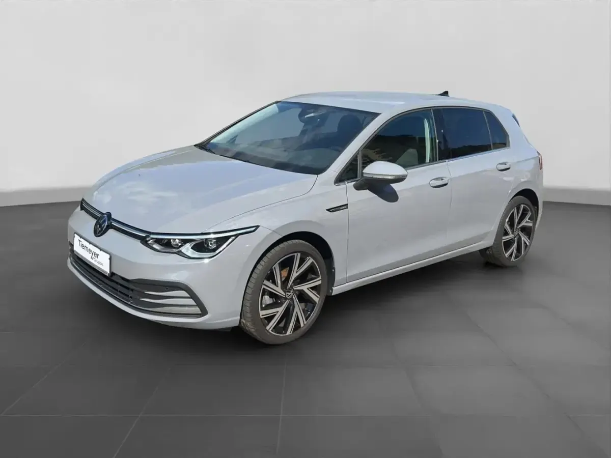 Gebraucht VW Golf VIII Style 131 PS (96 kW) 2024 Grau Limousine