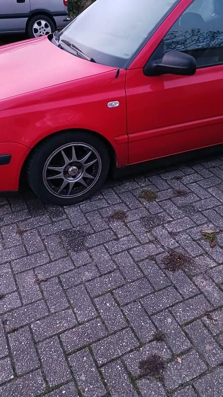 Gebraucht VW Golf Cabriolet 90 PS (66 kW) 2001 Rot Cabrio