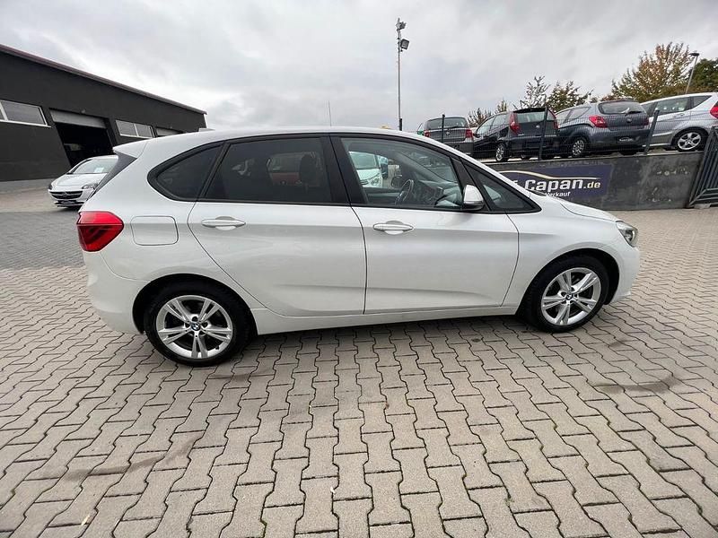 Gebraucht BMW 218 Basis 136 PS (100 kW) 2015 Weiß SUV