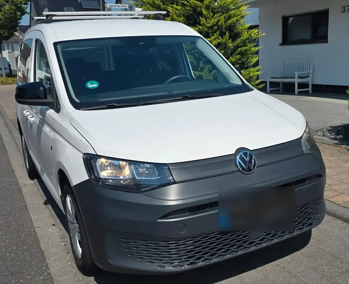 Gebraucht VW Caddy 102 PS (75 kW) 2021 Weiß Van / Kleinbus