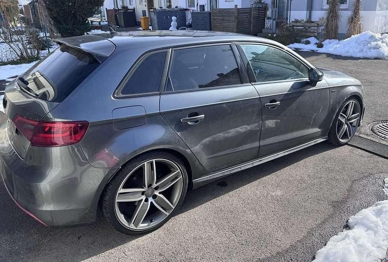 Gebraucht Audi A3 S-Line 184 PS (135 kW) 2015 Grau Kleinwagen