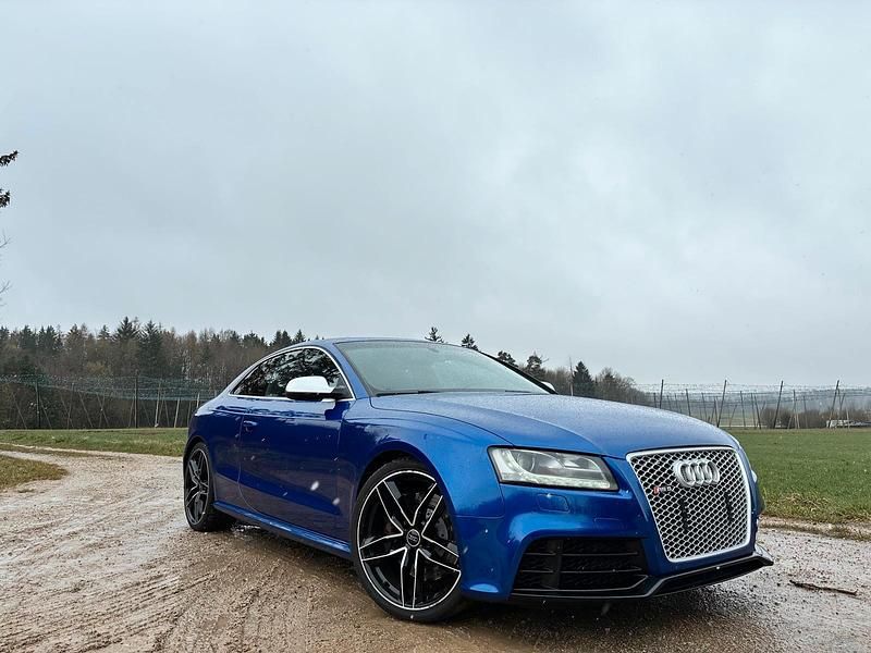 Second-hand Audi RS5 450 CP (330 kW) 2010 Albastru Coupe