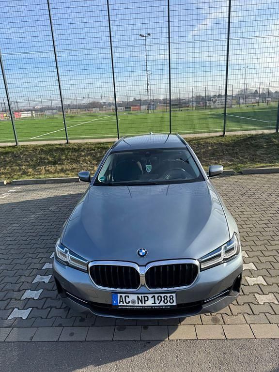 Gebraucht BMW 520 190 PS (139 kW) 2020 Grau Kombi