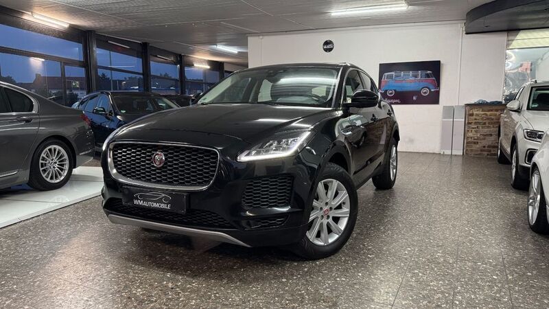 Schwarz Gebraucht 2018 Jaguar E-Pace R SUV | 16.495 € (Teuer) - Bild 1/4