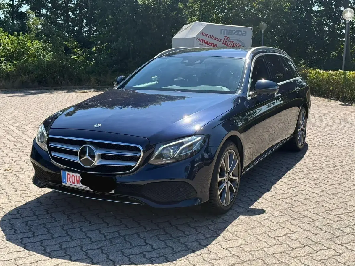 Gebraucht Mercedes E400 Avantgarde 333 PS (244 kW) 2017 Blau Kombi