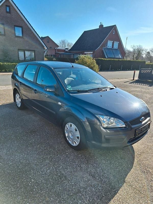Gebraucht Ford Focus 101 PS (74 kW) 2006 Grau Kombi