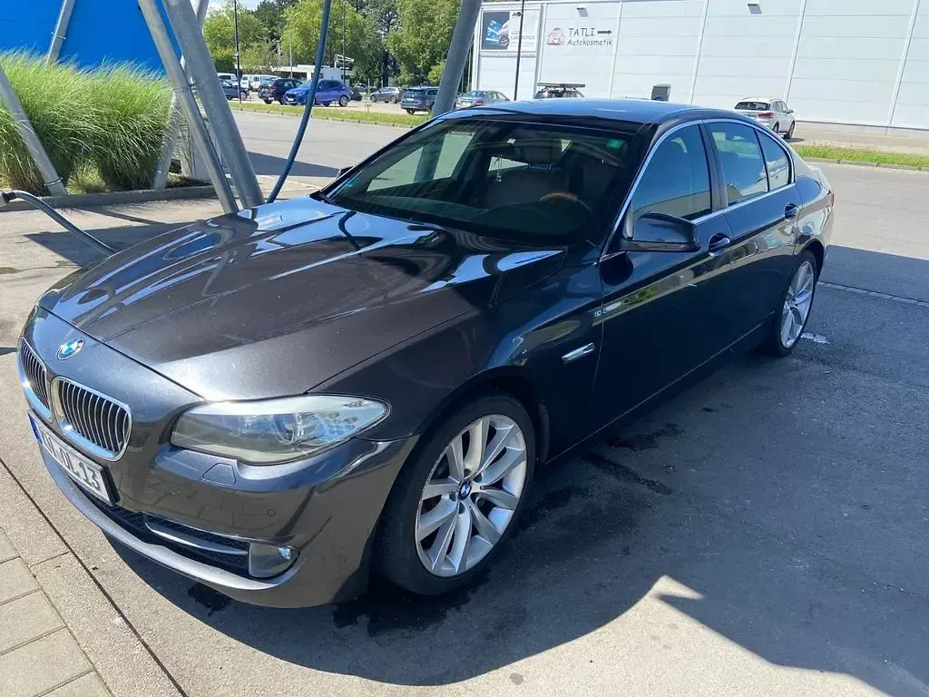Gebraucht BMW 528 258 PS (189 kW) 2011 Schwarz Limousine