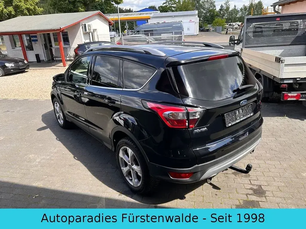 Gebraucht Ford Kuga Titanium 179 PS (131 kW) 2017 Schwarz SUV