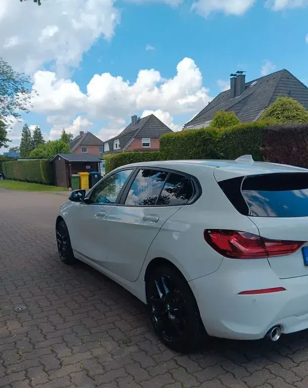 Usado BMW 118 Performance 150 CV (110 kW) 2020 Blanco Utilitario