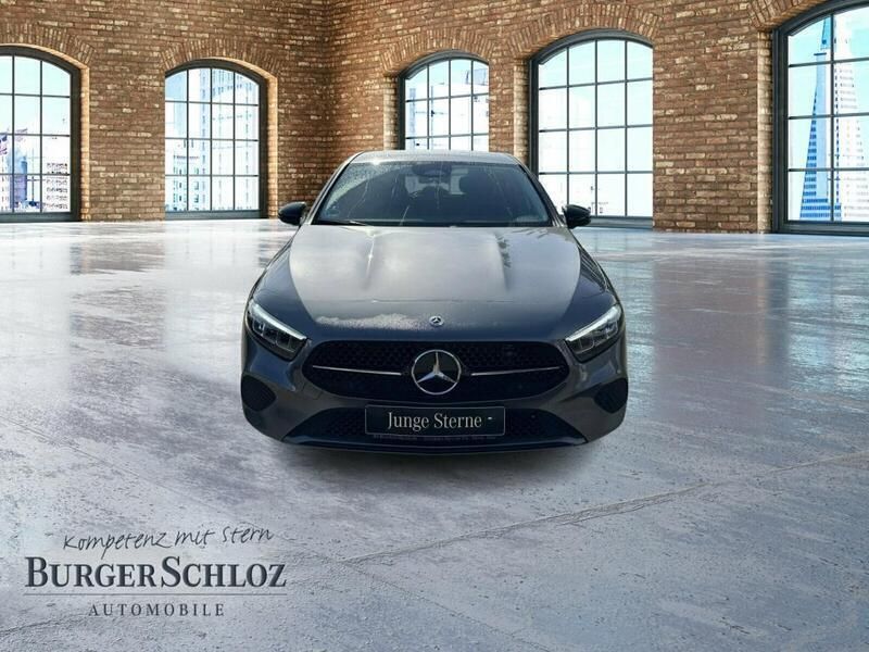 Gebraucht Mercedes A180 Progressive 136 PS (100 kW) 2024 Grau Kleinwagen