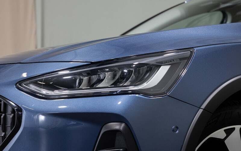 Gebraucht Ford Focus Active X 125 PS (91 kW) 2023 Uni lackierung Kombi