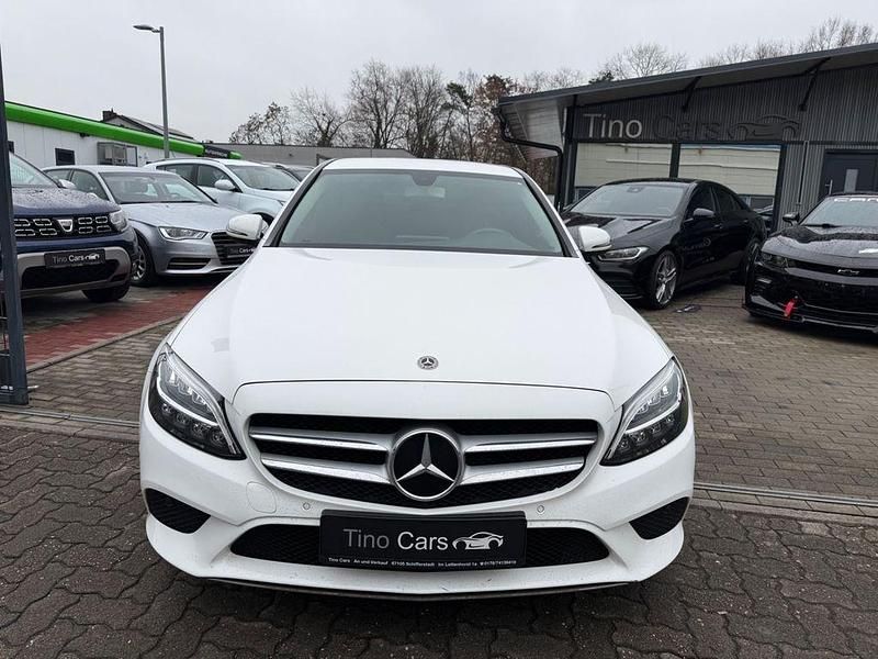 Weiß Gebraucht 2018 Mercedes C180 Sport Limousine | 19.999 € (Guter Preis) - Bild 1/4
