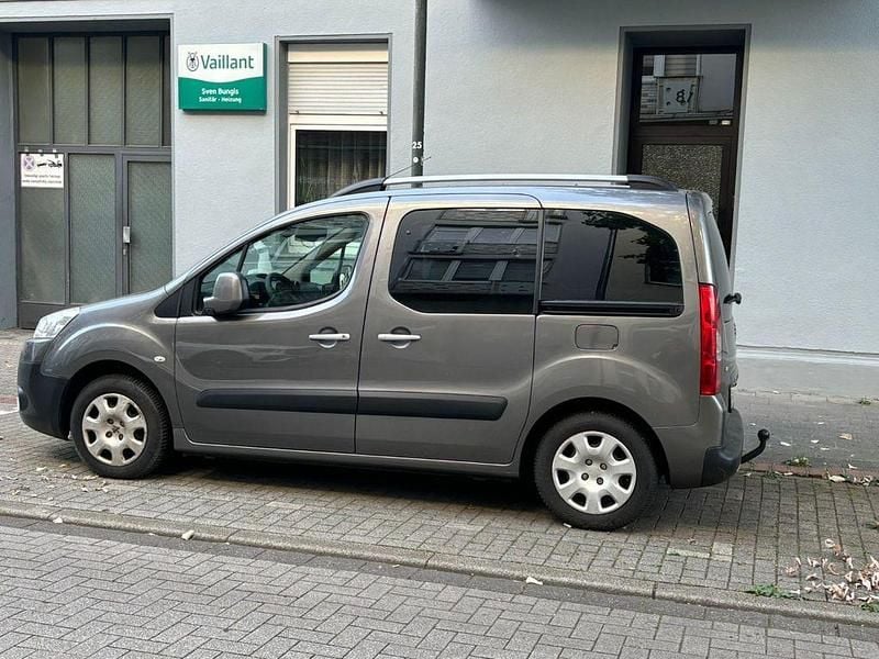 Gebraucht Peugeot Partner Tepee Tendance 109 PS (80 kW) 2008 Grau Van / Kleinbus