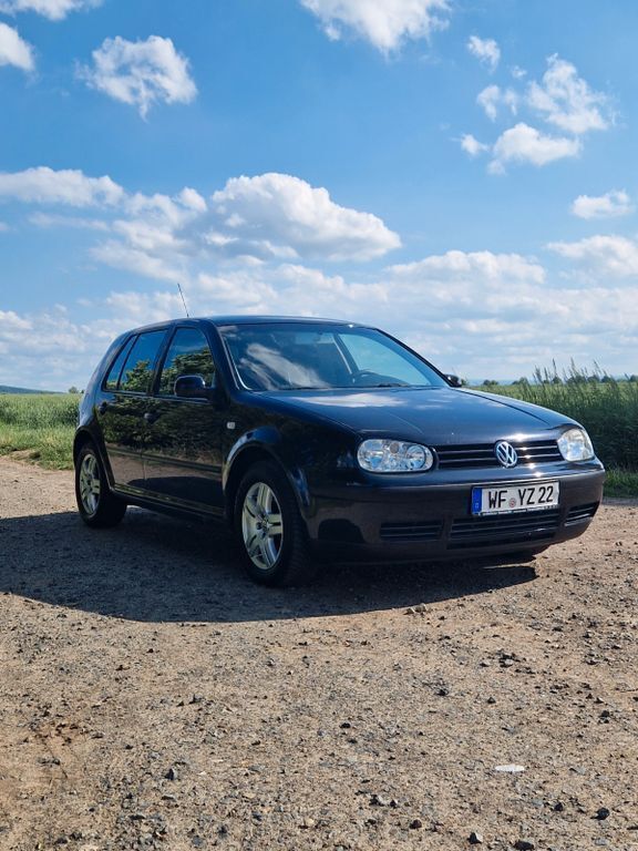 Schwarz Gebraucht 2002 VW Golf IV Limousine | 1.200 € (Superpreis) - Bild 1/4