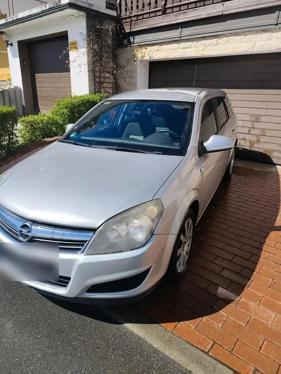 Gebraucht Opel Astra 90 PS (66 kW) 2010 Silber Kombi