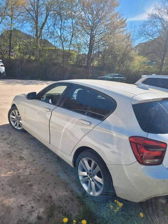 Gebraucht BMW 114 95 PS (69 kW) 2013 Weiß Kleinwagen