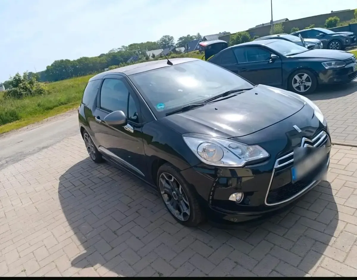 Gebraucht Citroën DS3 Cabriolet 156 PS (114 kW) 2014 Schwarz Cabrio