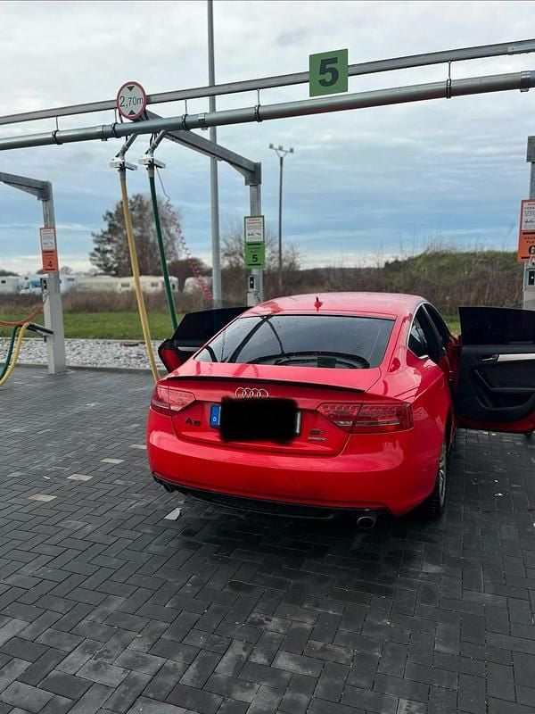 Rot Gebraucht 2009 Audi A5 Limousine | 8.000 € (Fairer Preis) - Bild 1/4