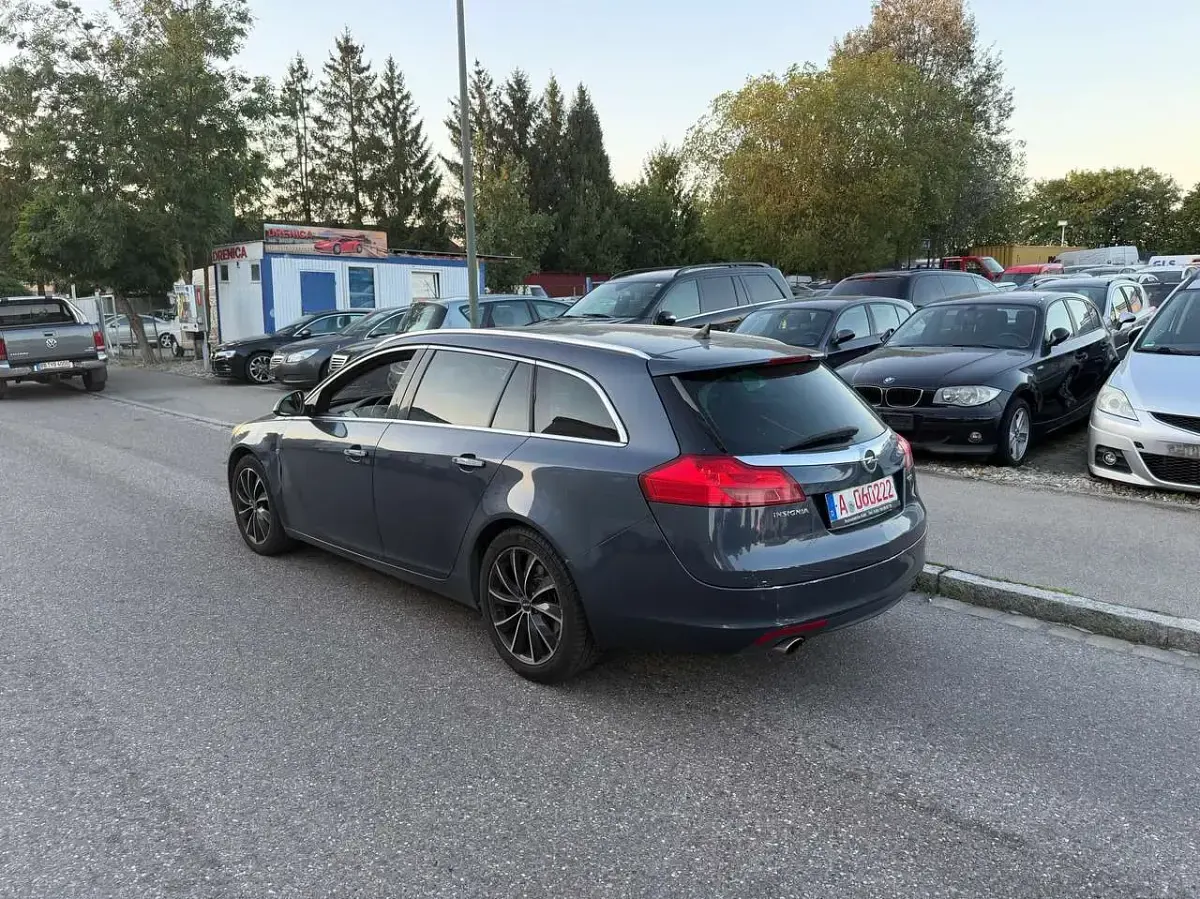 Gebraucht Opel Insignia Cosmo 160 PS (117 kW) 2009 Metro metallic Kombi