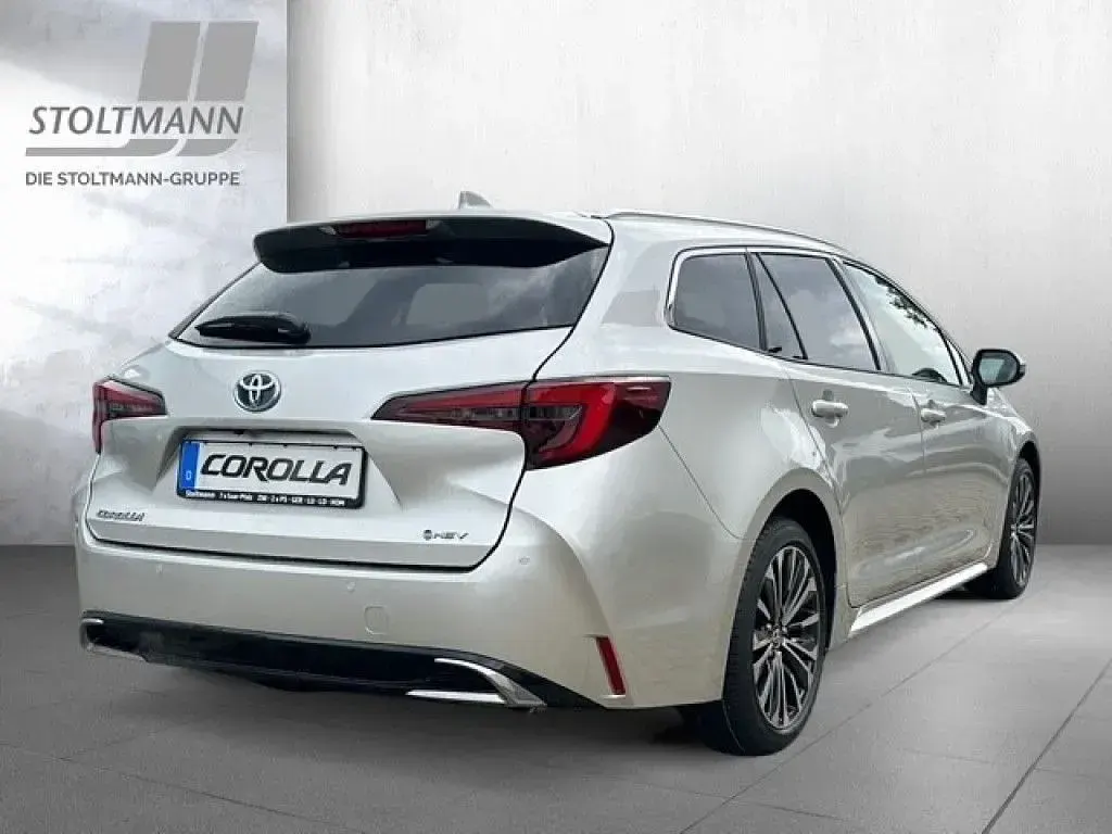 Gebraucht Toyota Corolla 140 PS (102 kW) 2025 Silber Kombi