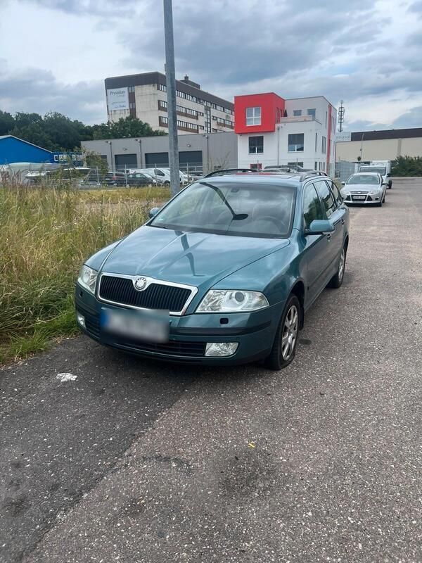 Grün Gebraucht 2006 Skoda Octavia Kombi | 1.400 € (Superpreis) - Bild 1/4