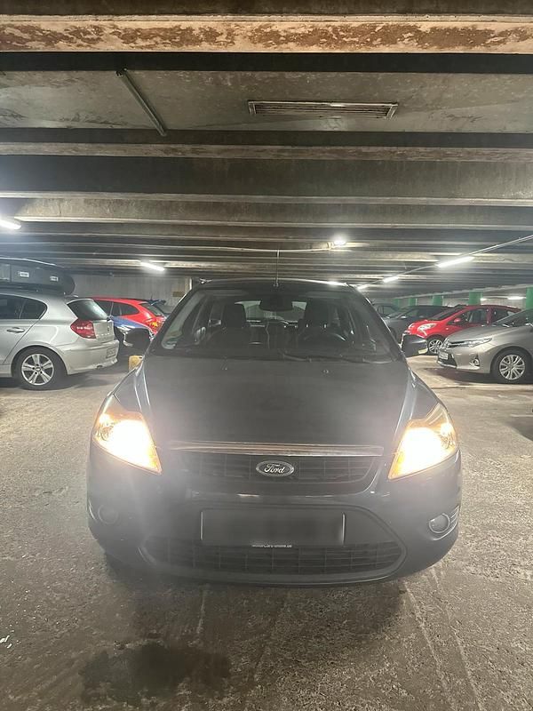 Gebraucht Ford Focus 140 PS (102 kW) 2009 Blau Kleinwagen