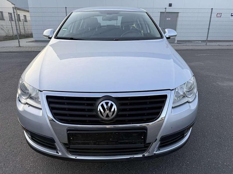 Gebraucht VW Passat Trendline 116 PS (85 kW) 2006 Reflex silver metallic Limousine
