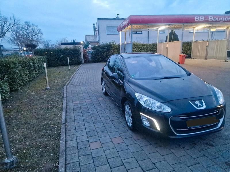 Gebraucht Peugeot 308 109 PS (80 kW) 2011 Schwarz Kleinwagen