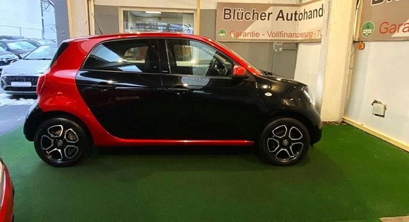 Gebraucht Smart ForFour Basis 90 PS (66 kW) 2019 Schwarz & rot Kleinwagen