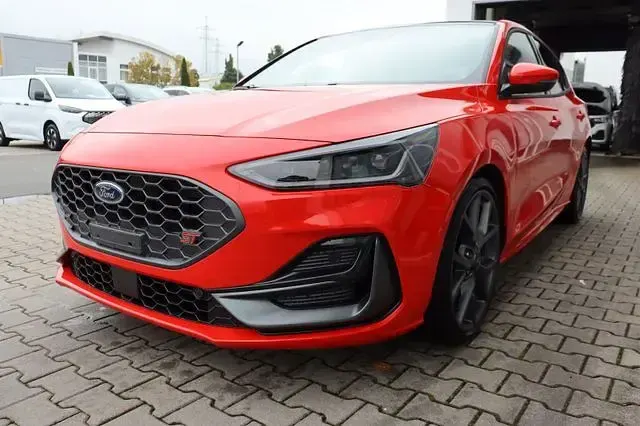 Gebraucht Ford Focus ST 280 PS (205 kW) 2026 Racered Limousine