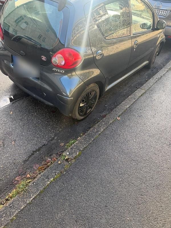 Andere farben Gebraucht 2006 Toyota Aygo Kleinwagen | 800 € (Superpreis) - Bild 1/4