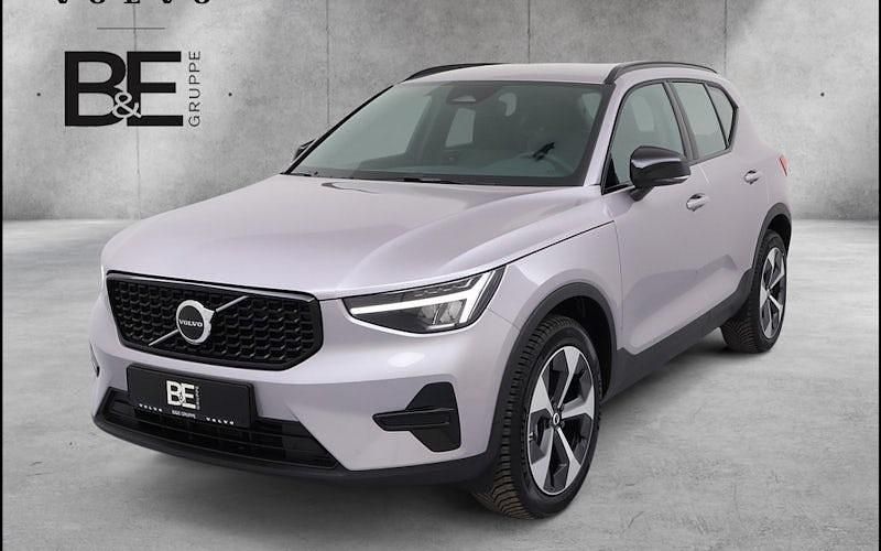 Neu Volvo XC40 Plus 197 PS (144 kW) 2025 Weiß SUV
