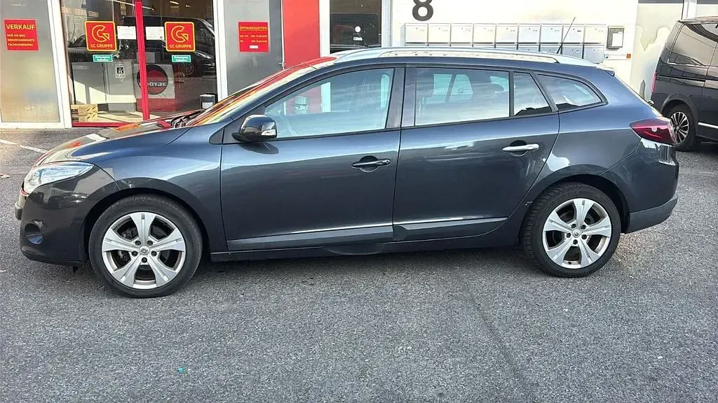 Gebraucht Renault Mégane Dynamique 131 PS (96 kW) 2011 Grau Limousine