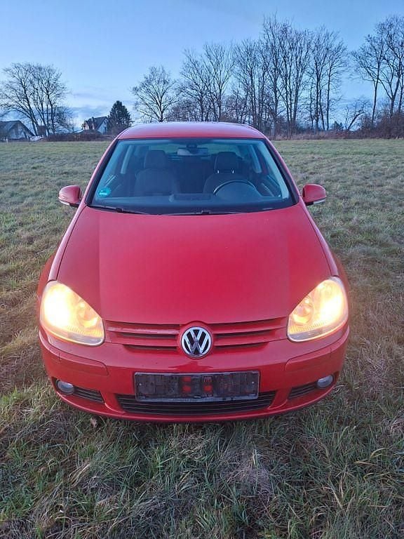 Rot Gebraucht 2008 VW Golf Comfortline Limousine | 3.999 € (Superpreis) - Bild 1/4
