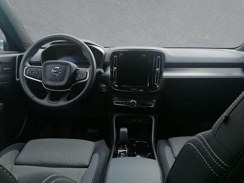 Gebraucht Volvo XC40 Plus 163 PS (119 kW) 2025 Onyx black / metallic SUV
